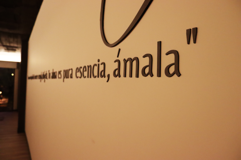FRASE SALA YOGA