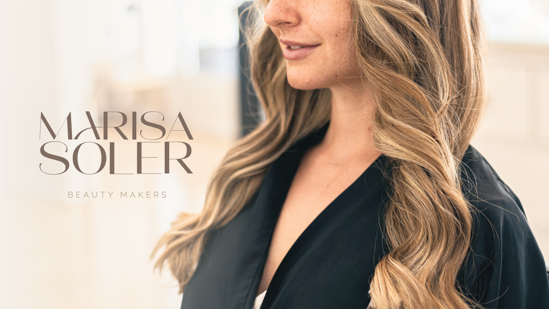 Branding Marisa Soler con perfil femenino y fondo dorado